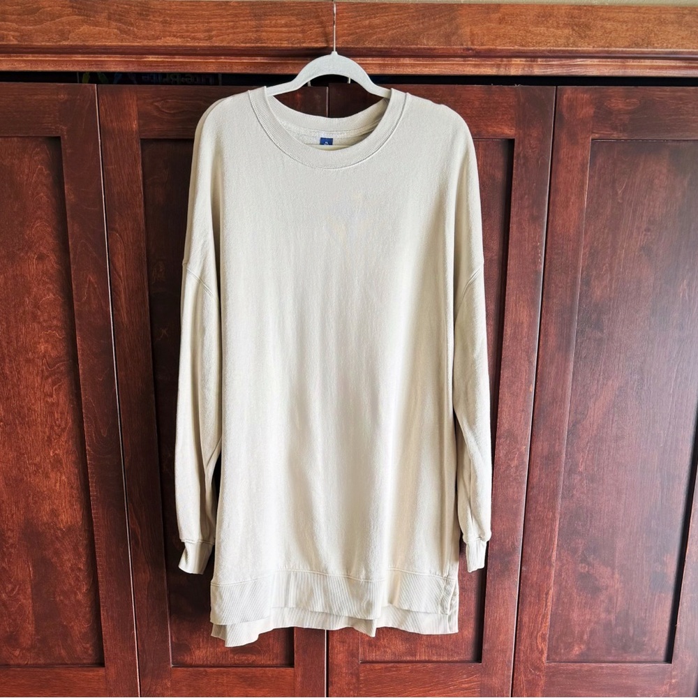 Old Navy Cream Sweatshirt